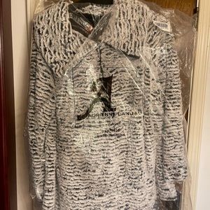 Pull over beautiful faux fur sweater size 2x